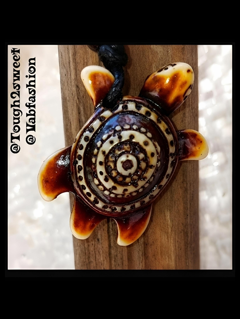 🆕️ARTISAN CARVED RESIN TURTLE ADJUSTABLE NECKLACE (A7) GIFT BOXED